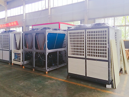 空氣能熱水機(jī)車間